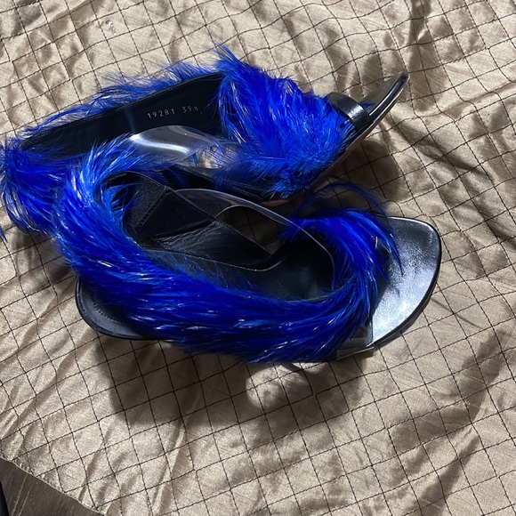 Beautiful real feather dries van noten heels - Picture 3 of 6